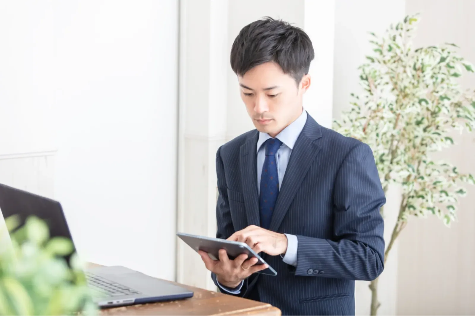 研修・営業補助ツールとしての活用 — タブレットでの学習