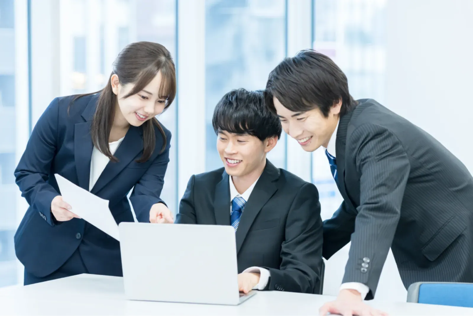 営業資料の即時更新と一元化 — チームでの資料共有